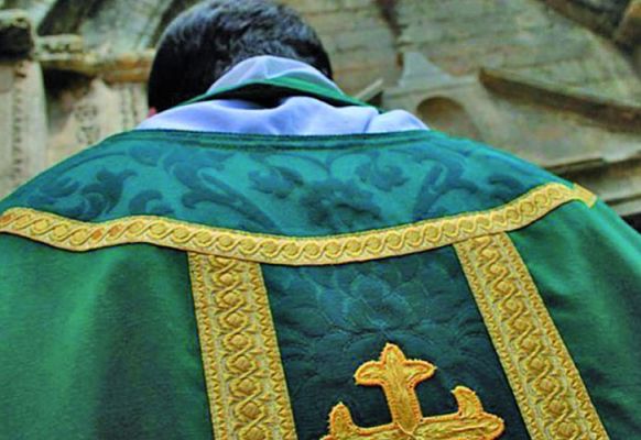 sacerdoteasesinado_opt