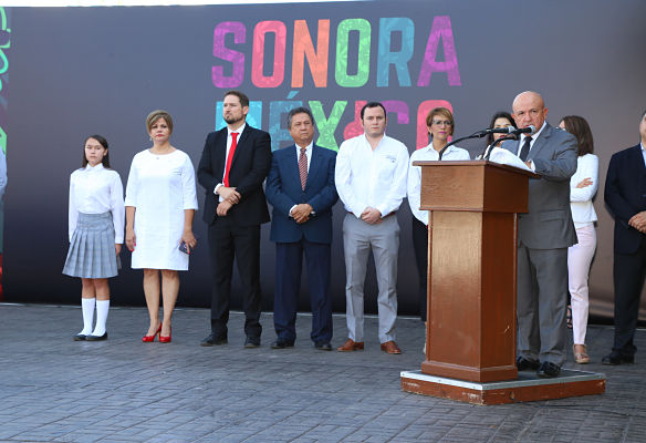 garciamorales_honoresbandera_opt