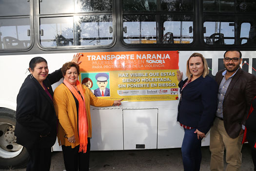 mujeresnaranja_opt