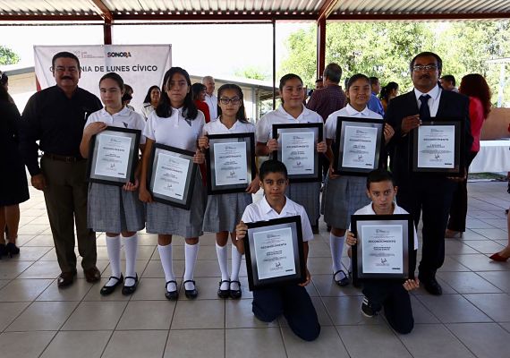 alumnos destacados_opt