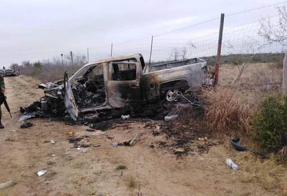 s Los cuerpos calcinados estaban en cinco vehículos.