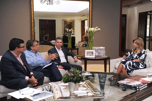 gobernadora-reunión-ford_opt