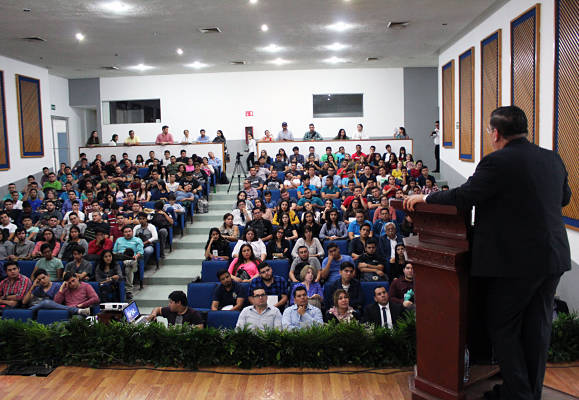 charla con jóvenes_opt