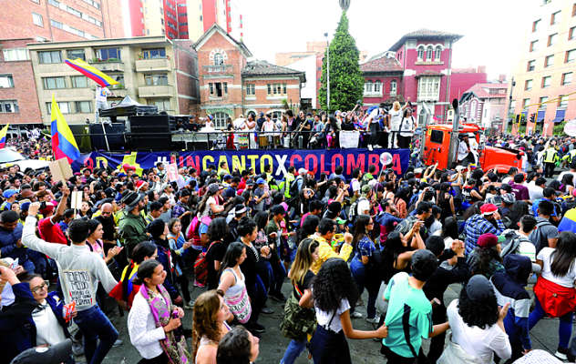 protesta con música_opt