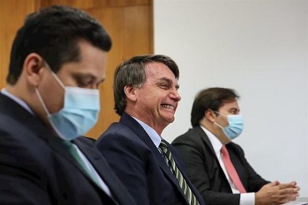 bolsonaro-mascarilla-covid-0507_opt