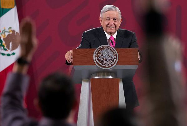 confprensaamlo_opt