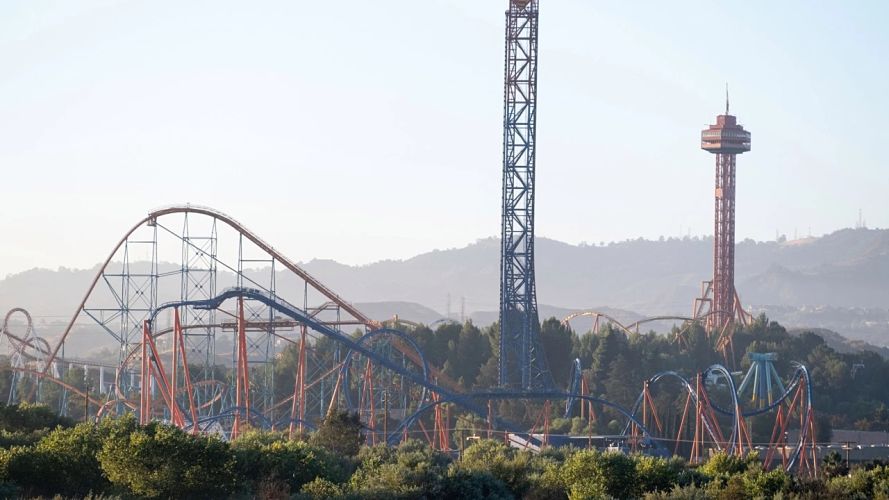 sixFlasMagicMountain_opt