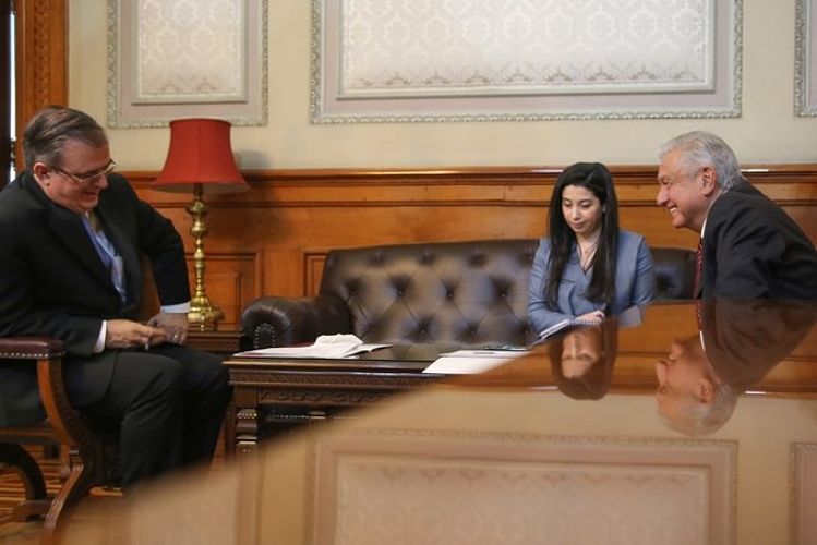 lopez obrador llama a kamala harris_opt