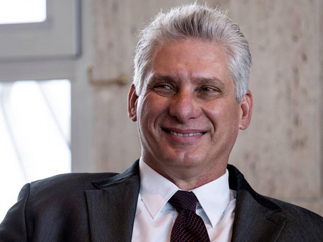miguel-diaz-canel-releva-a-raul-castro-en-cuba-236326_opt