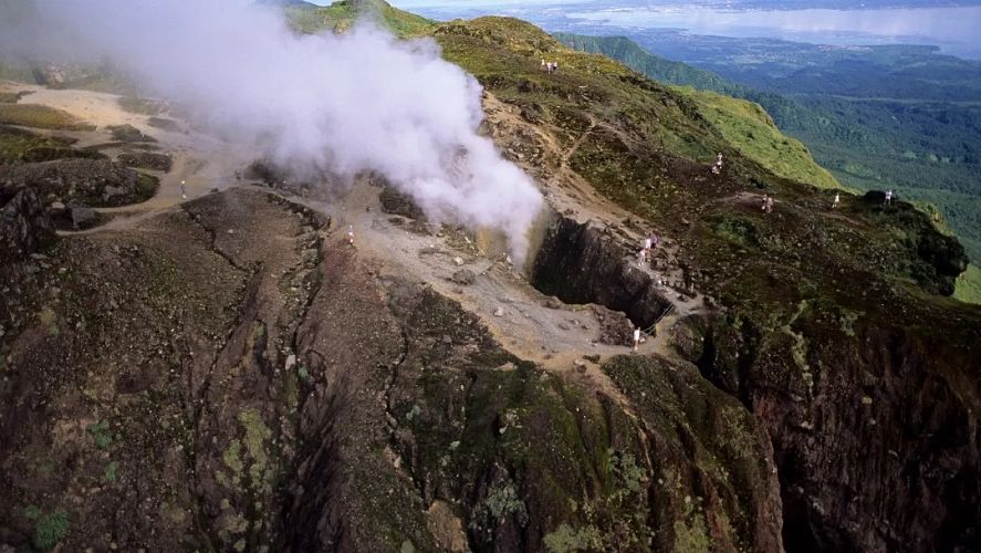 volcan en-san-vicente-posible-esstallido_opt(1)