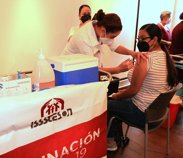 vacunas para empleados y medicos isssteson_opt