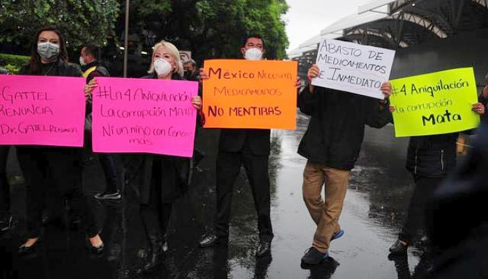 grupo de padres inconformes por falta de medicamento_opt