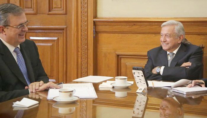 presidente habla con Kamala Harris_opt