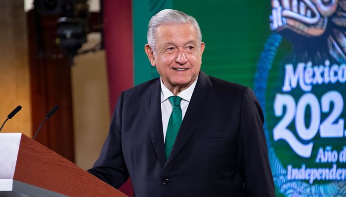 AMLO_conferencia 2710_opt