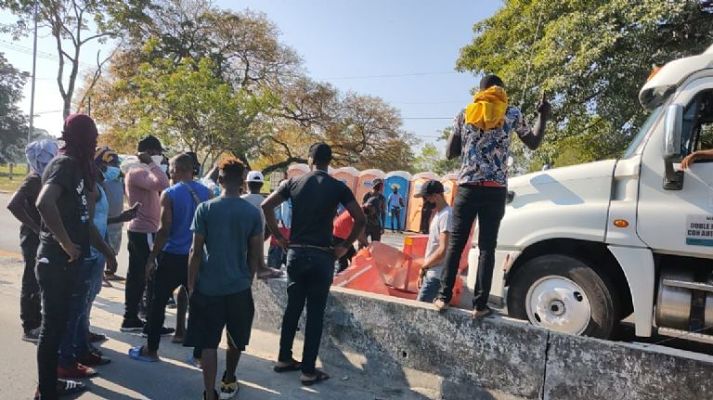 migrantes piden camiones_opt