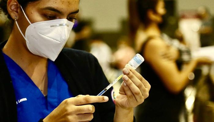 Concluyó con éxito vacunación de refuerzo 0122063a_opt