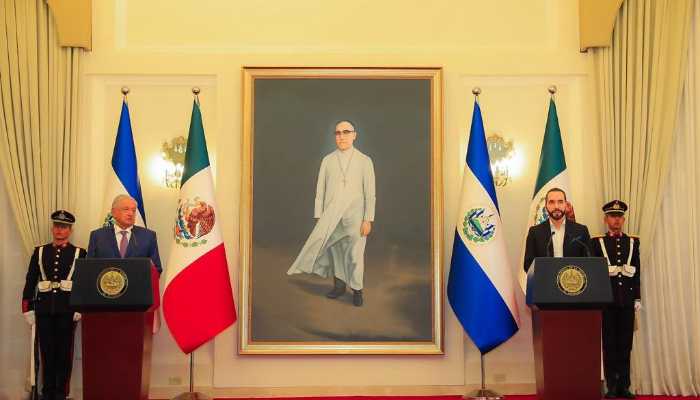 López Obrador en el SALVADOR
