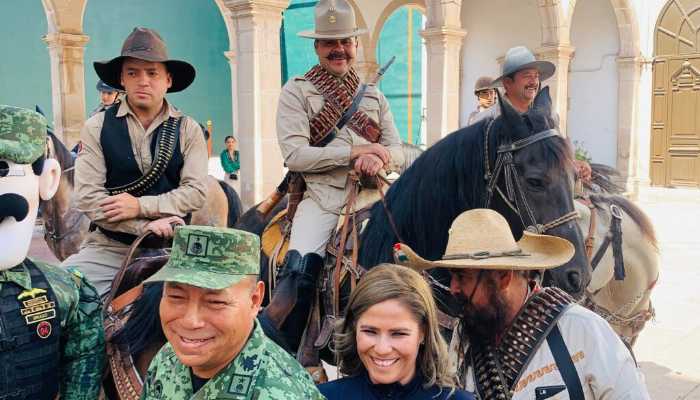 pancho villa-desfile.