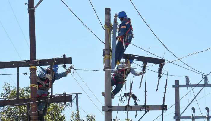 trabajador-de-cfe-en-mexico