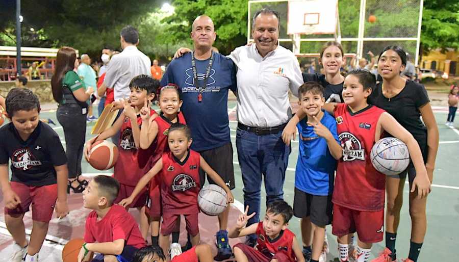Anuncia Toño Astiazarán rehabilitación de canchas deportivas (2)