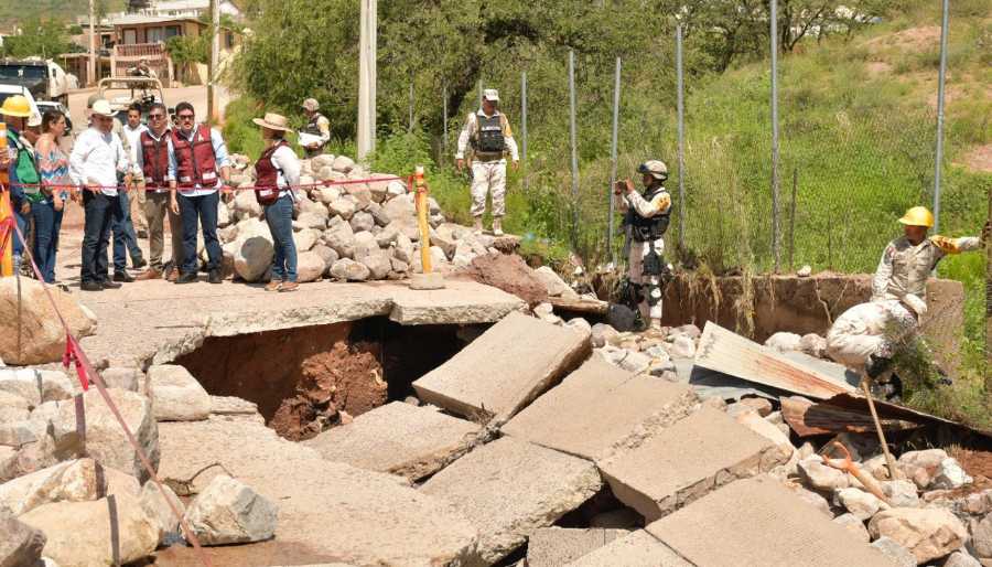 deslaves en caminos de nogales