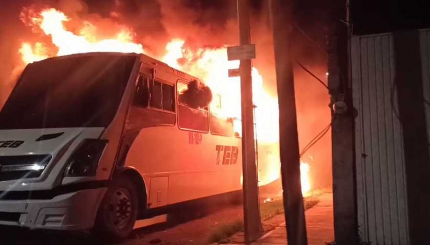 quema de vehiculos y comercios en Guanajuato
