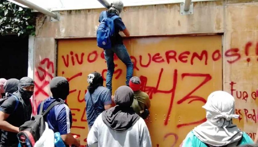 encapuchados