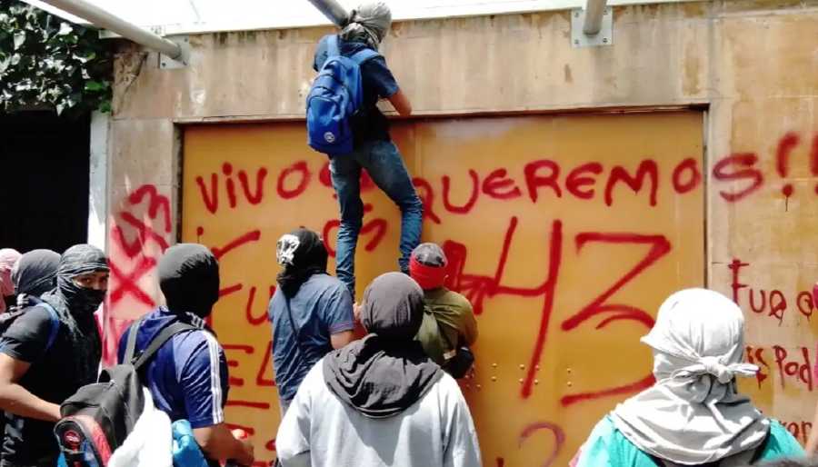 encapuchados