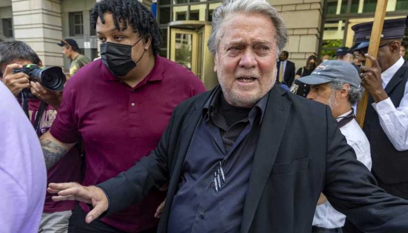 Bannon-ex asesor de Trump a la carcel