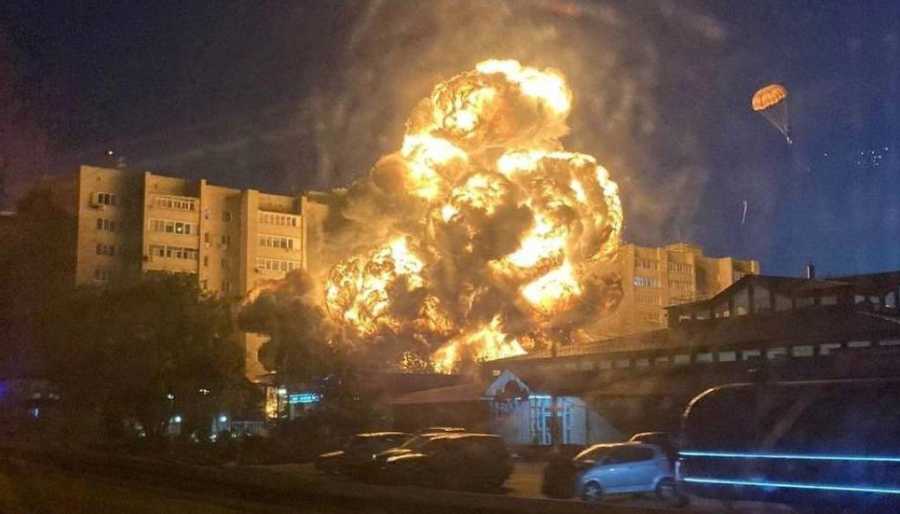 Cazabombardero supersónico ruso se estrella en zona residencial cerca de Ucrania