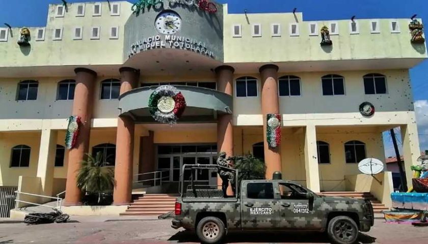 el-palacio-municipal-de-san-miguel-totolapan-guerrero