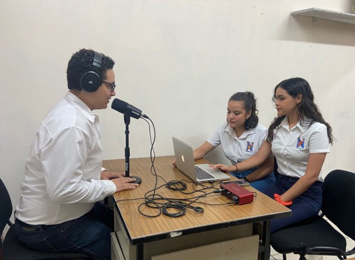 estidiantes podcast