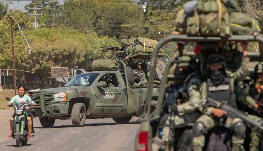 ejercito en aguililla