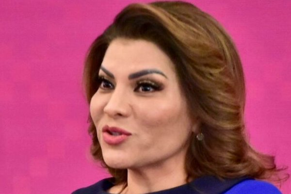 Lorenia Valles,directora del DIF Sonora,informando sobre el Bazar navideño2022