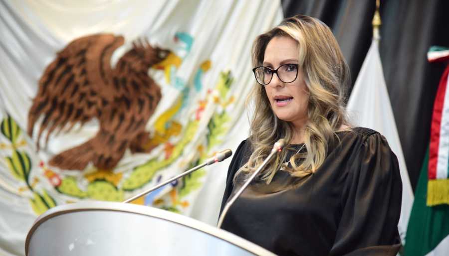 Azalia Guevara.