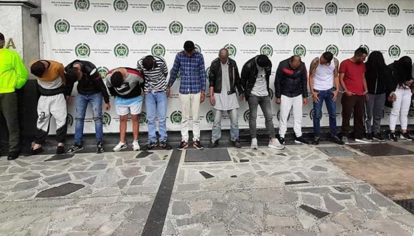Cárcel para 22 integrantes de banda en Bogotá