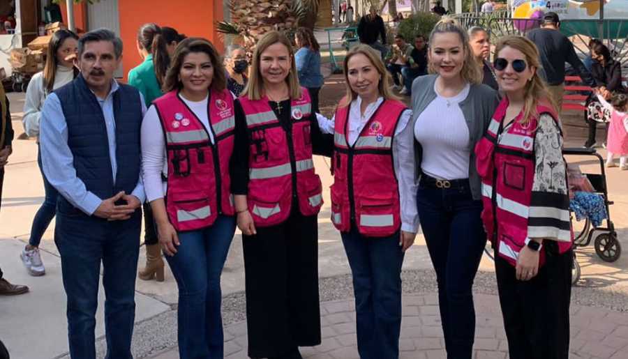 Registro Civil en Bazar Navideño