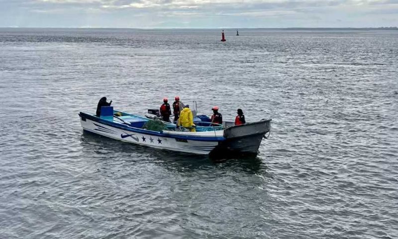 Rescatan a 4 pescadores en Nicaragua tras desaparecer en el océano Pacífico