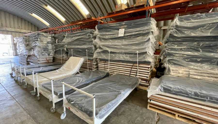 Supervisa gobernador entrega 150 camas de hospital para 18 municipios