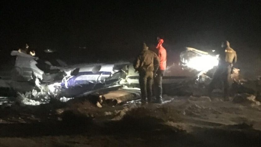 Cinco personas a bordo de un avión médico mueren-min