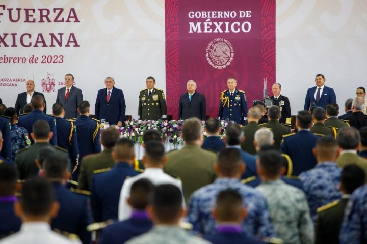 Es un honor servir a México-min