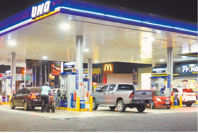 Gasolinera-en-NIcaragua.-min