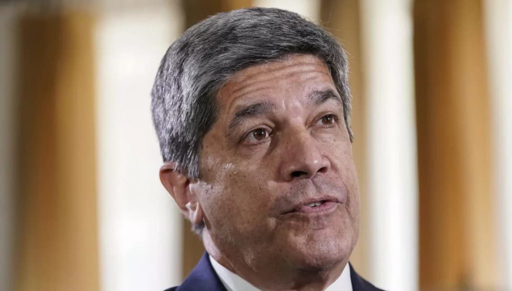 Carlos Fernández de Cossio-min