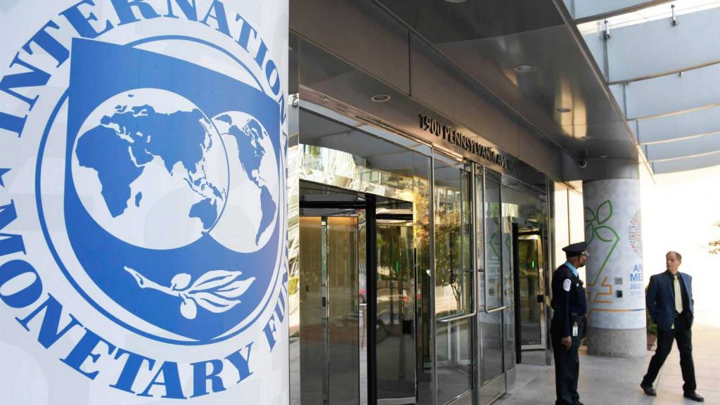 El FMI baja sus previsiones de crecimiento mundial este año a 2,8%