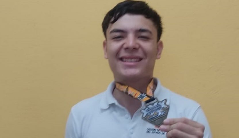 ganan oro y plata alumnos del cobach..-min