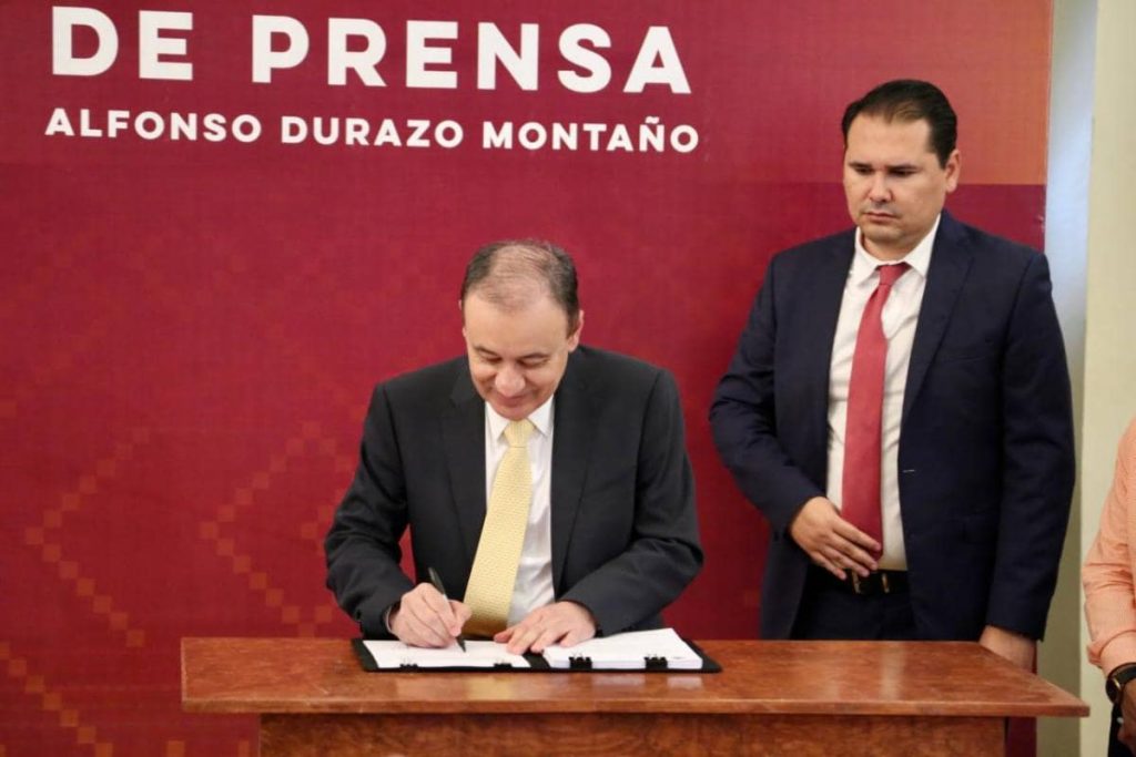 iniciativa de Ley de Notarias-min