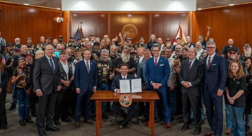 DeSantis-aspirante-presidencial-estados-unidos-lado-republicano-min