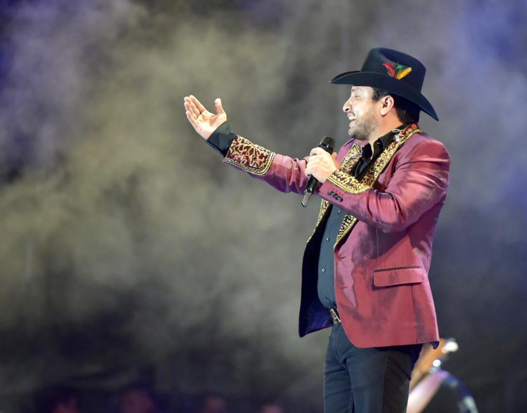 Julión Álvarez-min