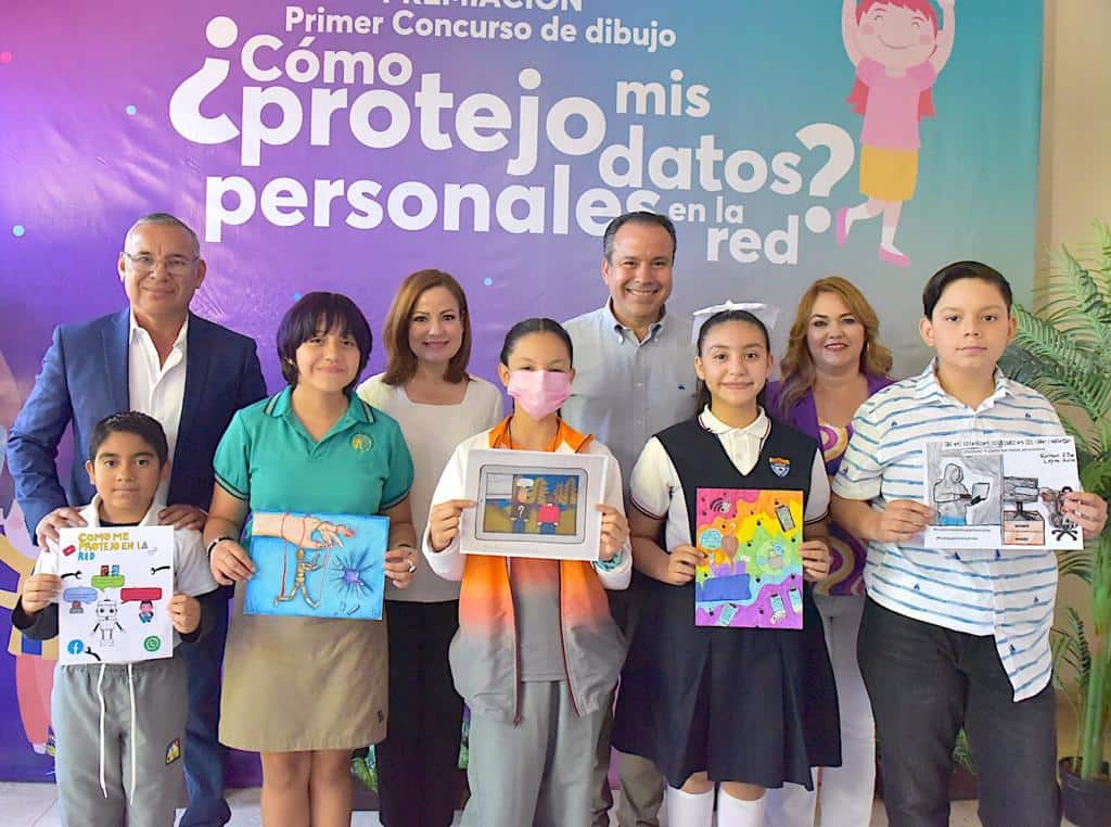 Premia Toño Astiazarán a ganadoras y ganadores de concurso de dibujo (2)-min