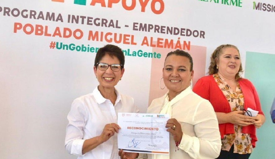 Se gradúa primera generación de Maxi Apoyo Miguel Alemán-min (3)
